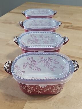 ​Temp-tations Floral Lace Cranberry Mini Bakers Ramekins with Lids Set of 4